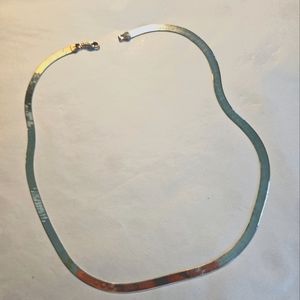 VINTAGE 18.5" x .25" silver serpentine necklace. NWOT.